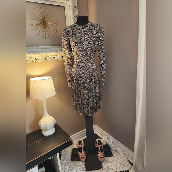 Vintage Silk Carolina Herrera Dress Size 6 - Picture 2 of 15